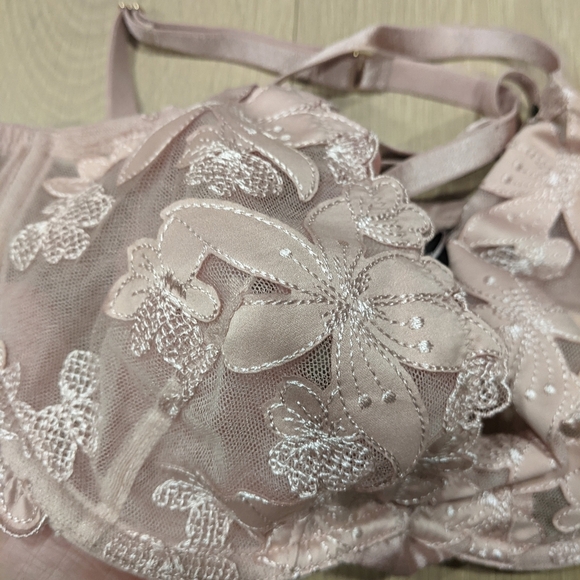 Blush floral bra - Picture 2 of 8